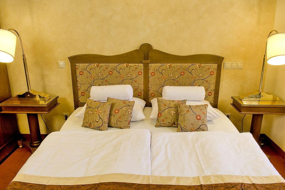 Amira Boutique Hotel Heviz Wellness & Spa מראה חיצוני תמונה